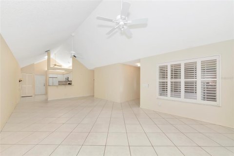 Condo in Sarasota, Florida, 2 bedrooms  № 1887098 - photo 12