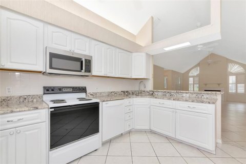 Condo in Sarasota, Florida, 2 bedrooms  № 1887098 - photo 15