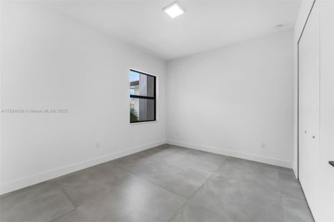 House in Cutler Bay, Florida 5 bedrooms, 300.26 sq.m. № 1816431 - photo 29
