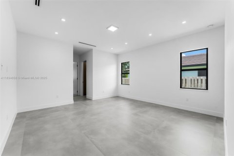 House in Cutler Bay, Florida 5 bedrooms, 300.26 sq.m. № 1816431 - photo 19