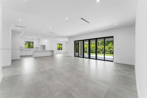 House in Cutler Bay, Florida 5 bedrooms, 300.26 sq.m. № 1816431 - photo 8