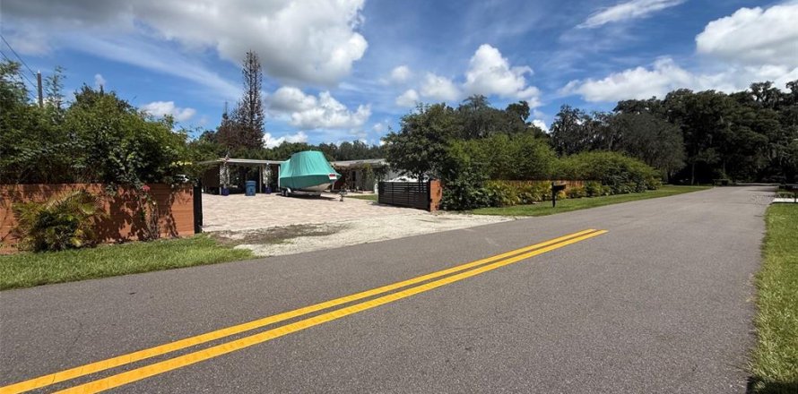 Casa en DeLand, Florida 3 dormitorios, 199.18 m2 № 2385759