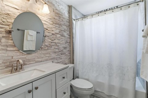 Villa ou maison à vendre à Deltona, Floride: 3 chambres, 198.25 m2 № 2152399 - photo 21
