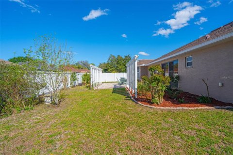 Villa ou maison à vendre à Deltona, Floride: 3 chambres, 198.25 m2 № 2152399 - photo 27