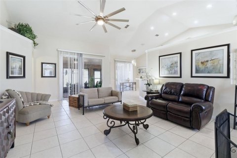 Villa ou maison à vendre à Deltona, Floride: 3 chambres, 198.25 m2 № 2152399 - photo 8