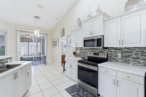 Villa ou maison à vendre à Deltona, Floride: 3 chambres, 198.25 m2 № 2152399 - photo 10