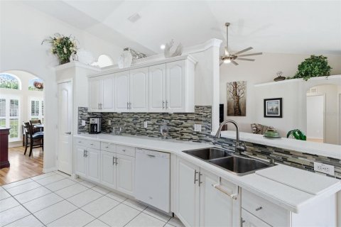 Villa ou maison à vendre à Deltona, Floride: 3 chambres, 198.25 m2 № 2152399 - photo 11