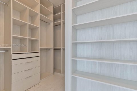 Condo in Sunny Isles Beach, Florida, 2 bedrooms  № 2053853 - photo 18