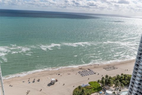 Condo in Sunny Isles Beach, Florida, 2 bedrooms  № 2053853