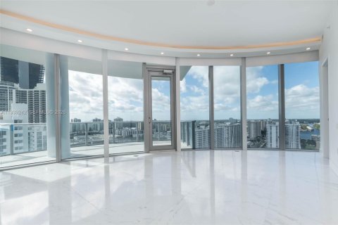 Condo in Sunny Isles Beach, Florida, 2 bedrooms  № 2053853 - photo 12