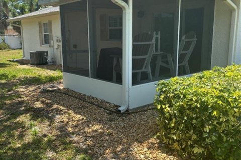 House in Saint Petersburg, Florida 2 bedrooms, 102.19 sq.m. № 1724408 - photo 2