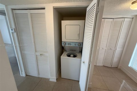 Copropriété à louer à Fort Lauderdale, Floride: 1 chambre, 65.22 m2 № 1928783 - photo 4