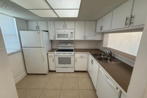 Copropriété à louer à Fort Lauderdale, Floride: 1 chambre, 65.22 m2 № 1928783 - photo 1