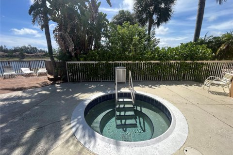 Copropriété à louer à Fort Lauderdale, Floride: 1 chambre, 65.22 m2 № 1928783 - photo 10