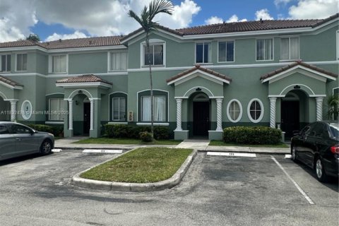Townhouse in Homestead, Florida 4 bedrooms, 132.2 sq.m. № 1821766 - photo 2