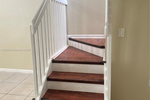Townhouse in Homestead, Florida 4 bedrooms, 132.2 sq.m. № 1821766 - photo 13
