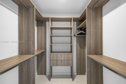 Снять в аренду кондоминиум в Майами, Флорида 2 спальни, 138.52м2, № 2005101 - фото 22