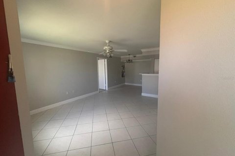 Condo in Kissimmee, Florida, 2 bedrooms  № 2226558 - photo 14