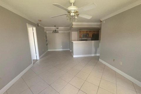 Condo in Kissimmee, Florida, 2 bedrooms  № 2226558 - photo 2