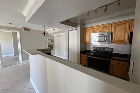 Condo in Kissimmee, Florida, 2 bedrooms  № 2226558 - photo 9
