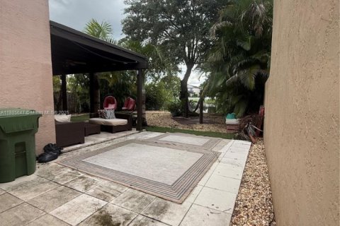 Купить виллу или дом в Пемброк-Пайнс, Флорида 3 спальни, 158.77м2, № 1991850 - фото 10