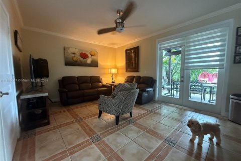 Купить виллу или дом в Пемброк-Пайнс, Флорида 3 спальни, 158.77м2, № 1991850 - фото 17