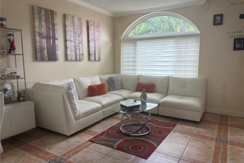 Купить виллу или дом в Пемброк-Пайнс, Флорида 3 спальни, 158.77м2, № 1991850 - фото 5