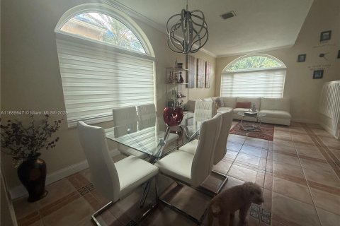 Купить виллу или дом в Пемброк-Пайнс, Флорида 3 спальни, 158.77м2, № 1991850 - фото 8