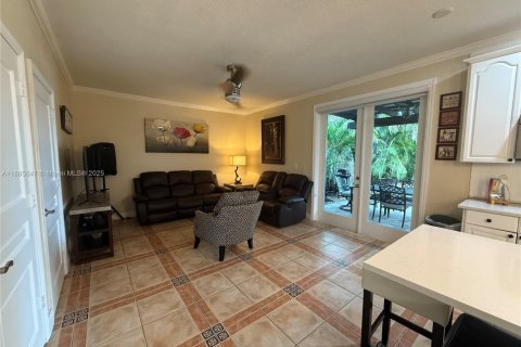 Купить виллу или дом в Пемброк-Пайнс, Флорида 3 спальни, 158.77м2, № 1991850 - фото 19