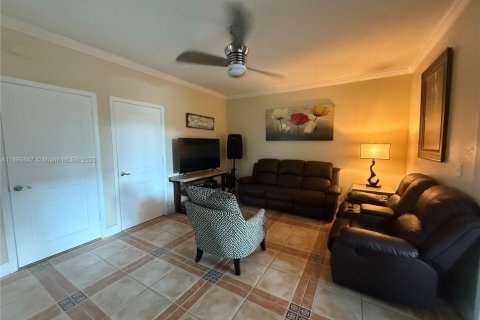 Купить виллу или дом в Пемброк-Пайнс, Флорида 3 спальни, 158.77м2, № 1991850 - фото 15