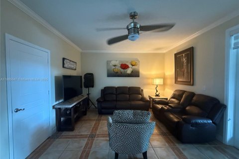 Купить виллу или дом в Пемброк-Пайнс, Флорида 3 спальни, 158.77м2, № 1991850 - фото 16