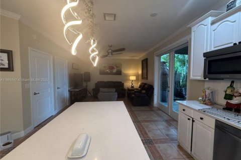 Купить виллу или дом в Пемброк-Пайнс, Флорида 3 спальни, 158.77м2, № 1991850 - фото 21