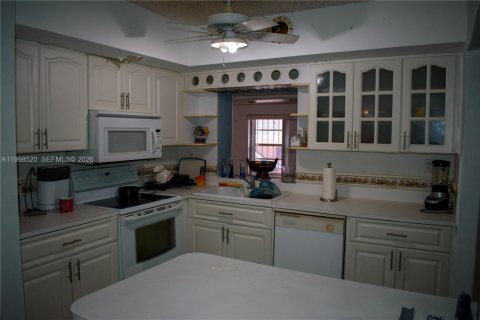 Купить виллу или дом в Хайалиа, Флорида 3 спальни, 152.55м2, № 2060862 - фото 16