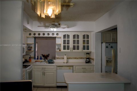 Купить виллу или дом в Хайалиа, Флорида 3 спальни, 152.55м2, № 2060862 - фото 15