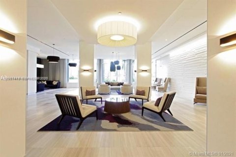 Condo in Sunny Isles Beach, Florida, 2 bedrooms № 2185895 - photo 5