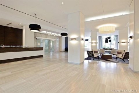 Condo in Sunny Isles Beach, Florida, 2 bedrooms № 2185895 - photo 4