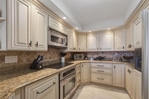 Condo in Riviera Beach, Florida, 2 bedrooms  № 1779819 - photo 5