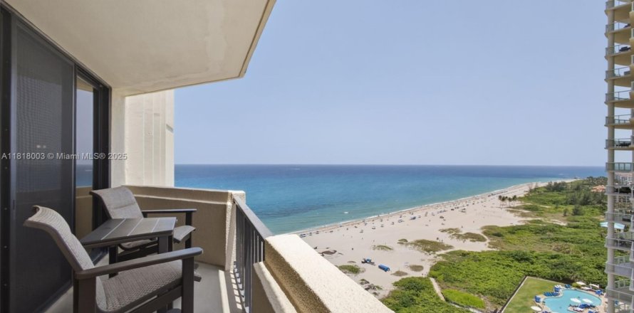 Condo in Riviera Beach, Florida, 2 bedrooms № 1779819