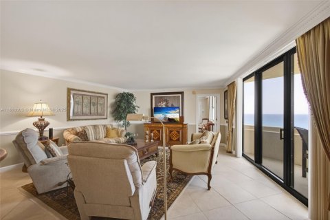 Condo in Riviera Beach, Florida, 2 bedrooms  № 1779819 - photo 11