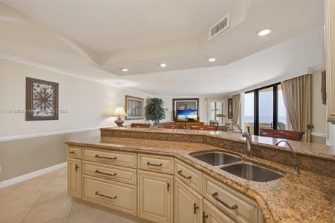 Condo in Riviera Beach, Florida, 2 bedrooms  № 1779819 - photo 8
