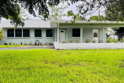 House in Punta Gorda, Florida 3 bedrooms, 106 sq.m. № 1874117 - photo 2