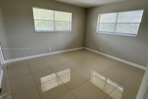 Apartamento en alquiler en Tamarac, Florida, 2 dormitorios, 88.16 m2 № 2010437 - foto 15