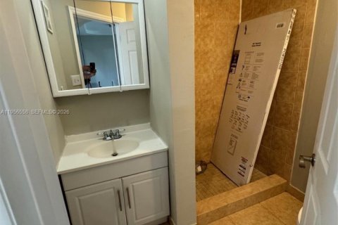 Apartamento en alquiler en Tamarac, Florida, 2 dormitorios, 88.16 m2 № 2010437 - foto 10