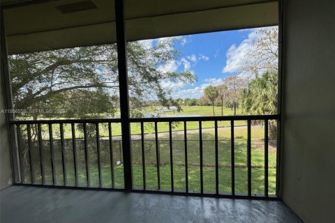 Apartamento en alquiler en Tamarac, Florida, 2 dormitorios, 88.16 m2 № 2010437 - foto 23