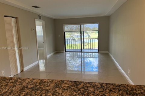 Apartamento en alquiler en Tamarac, Florida, 2 dormitorios, 88.16 m2 № 2010437 - foto 12