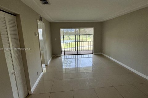 Apartamento en alquiler en Tamarac, Florida, 2 dormitorios, 88.16 m2 № 2010437 - foto 8