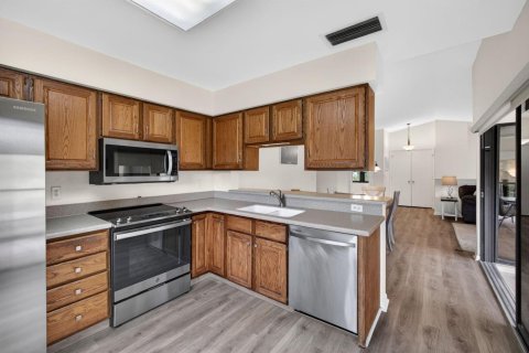 Condo in Palm City, Florida, 2 bedrooms № 2184933 - photo 4