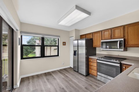 Condo in Palm City, Florida, 2 bedrooms № 2184933 - photo 26