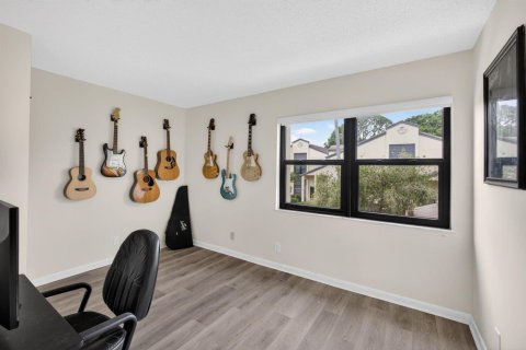 Condo in Palm City, Florida, 2 bedrooms № 2184933 - photo 21