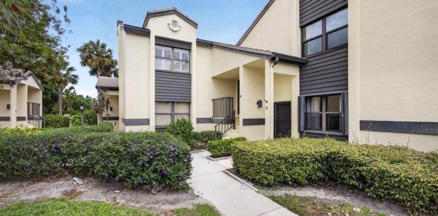 Condo in Palm City, Florida, 2 bedrooms № 2184933